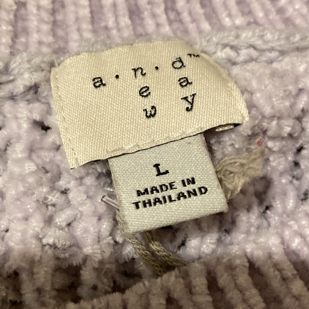 a new day Sweater size L - Picture 2 of 6